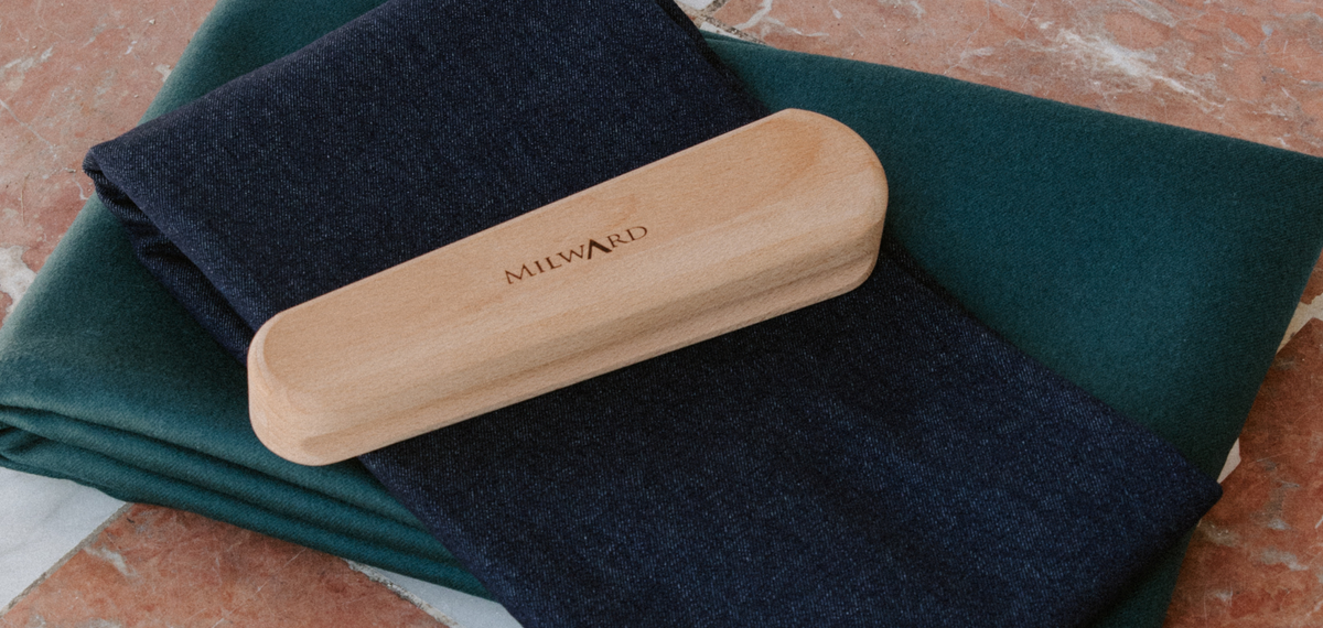 Astuce couture manteau : utiliser un clapper pour des finitions parfaites