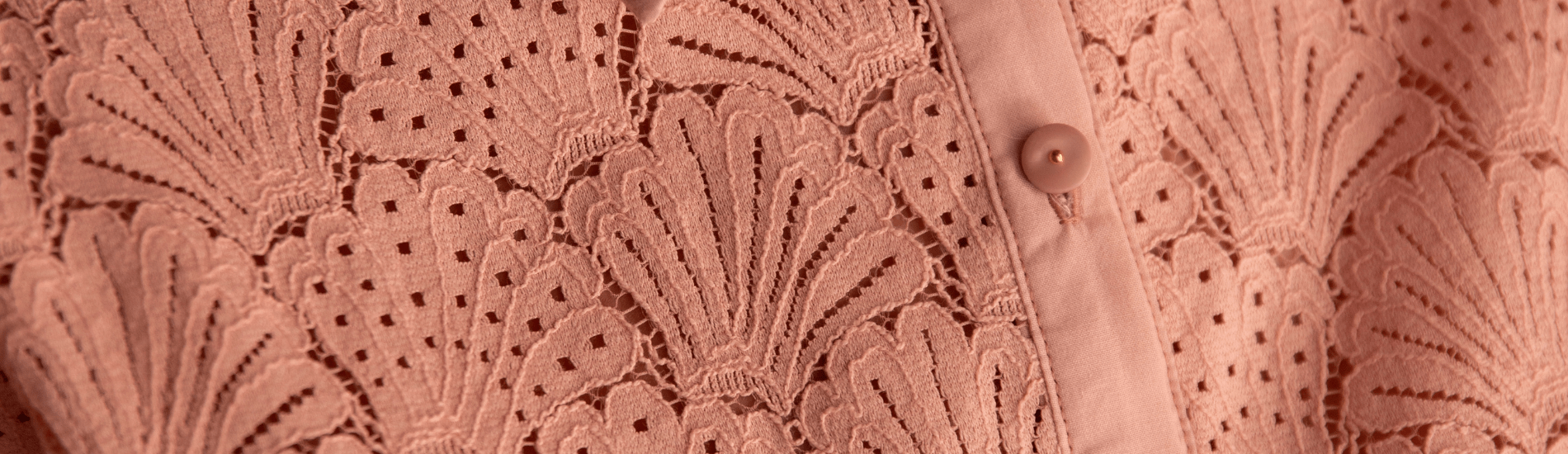 Notre dentelle Acanthe - Maison Fauve