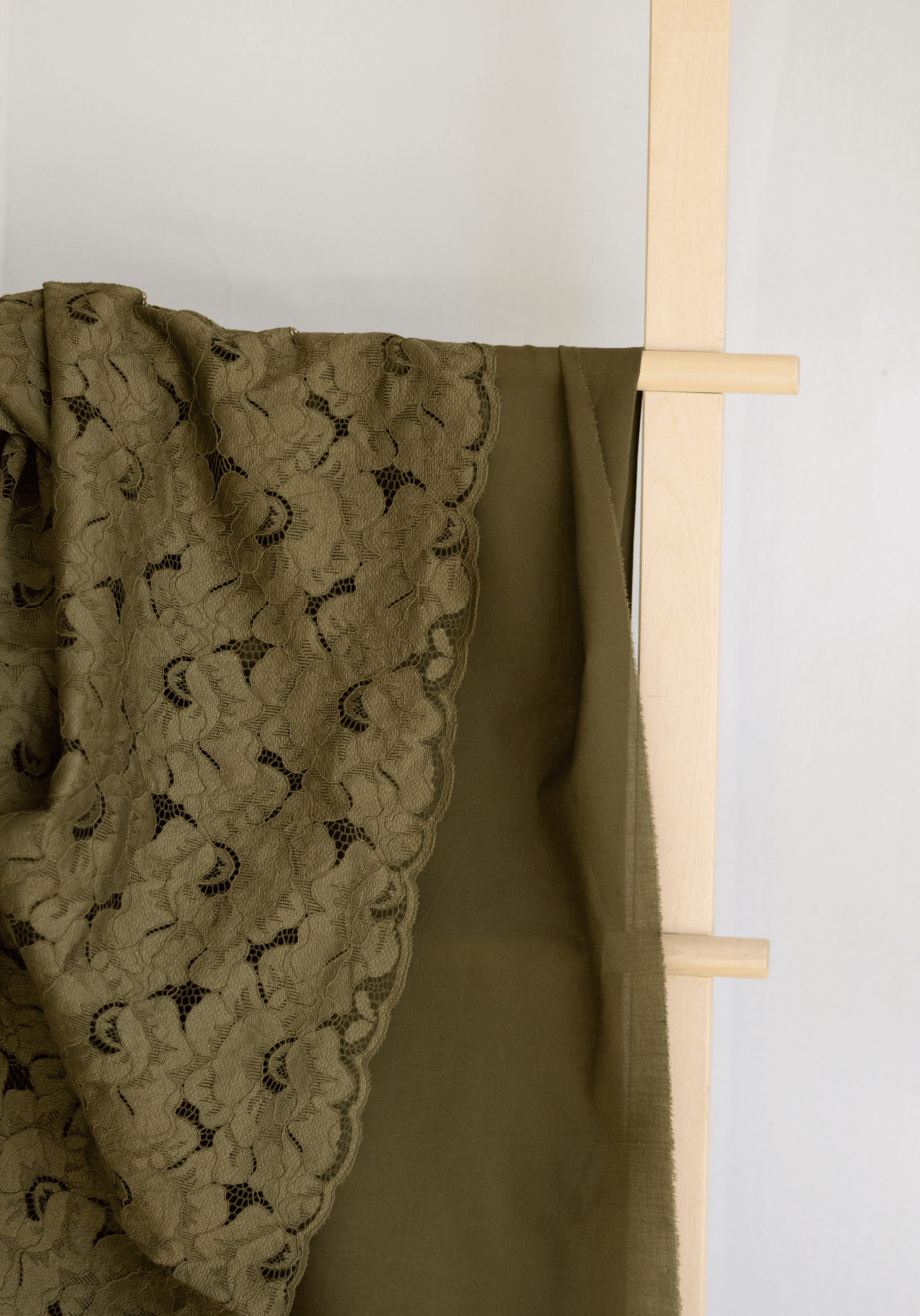 COUPON 150 cm - Tissu voile de coton - vert Mousse - Maison Fauve