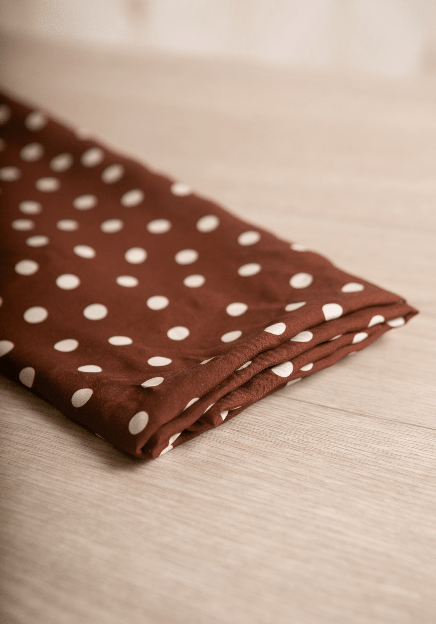 COUPONS - Tissu popeline de viscose imprimée Lunares - Marron Glacé - Maison Fauve