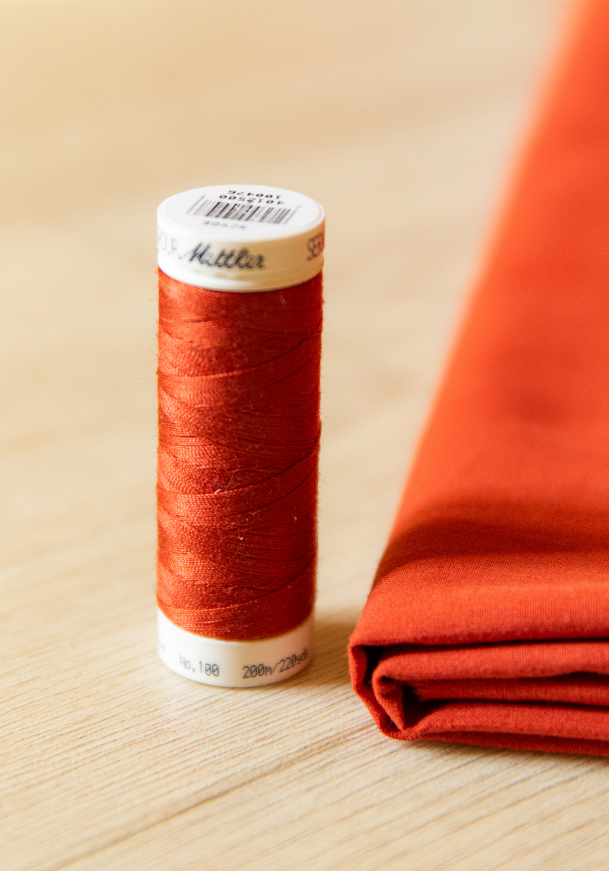 Bobine fil à coudre 200m - Plusieurs coloris