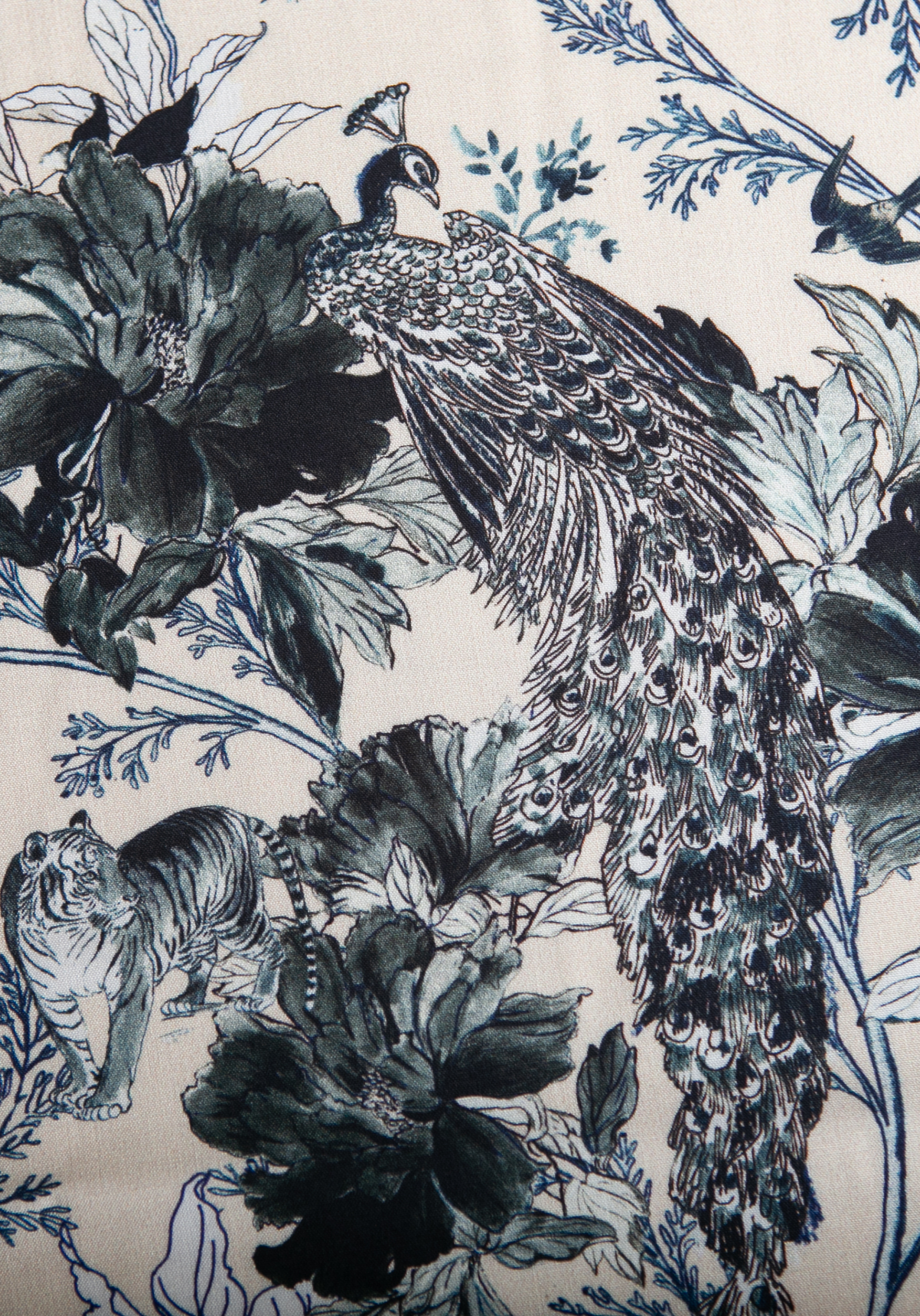 Manifesto printed viscose poplin fabric - Several colors