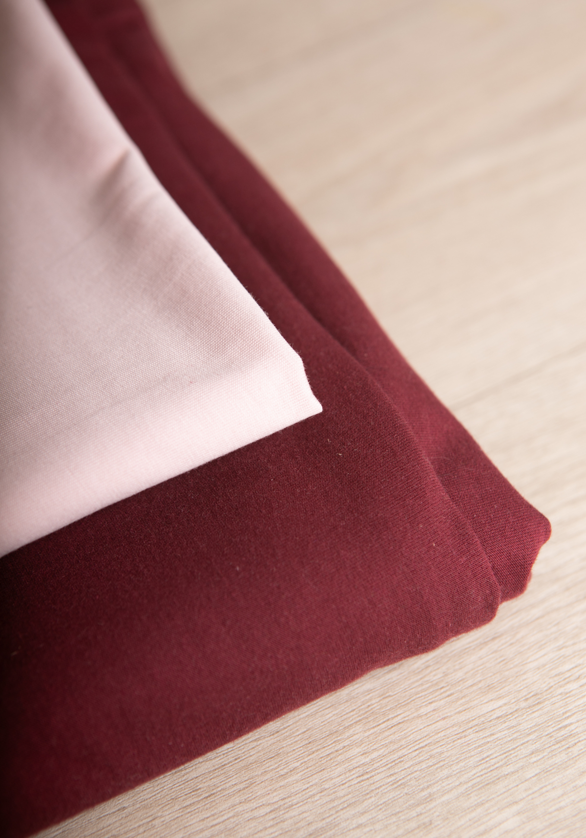 Soft 100% cotton jersey in burgundy and dusty pink