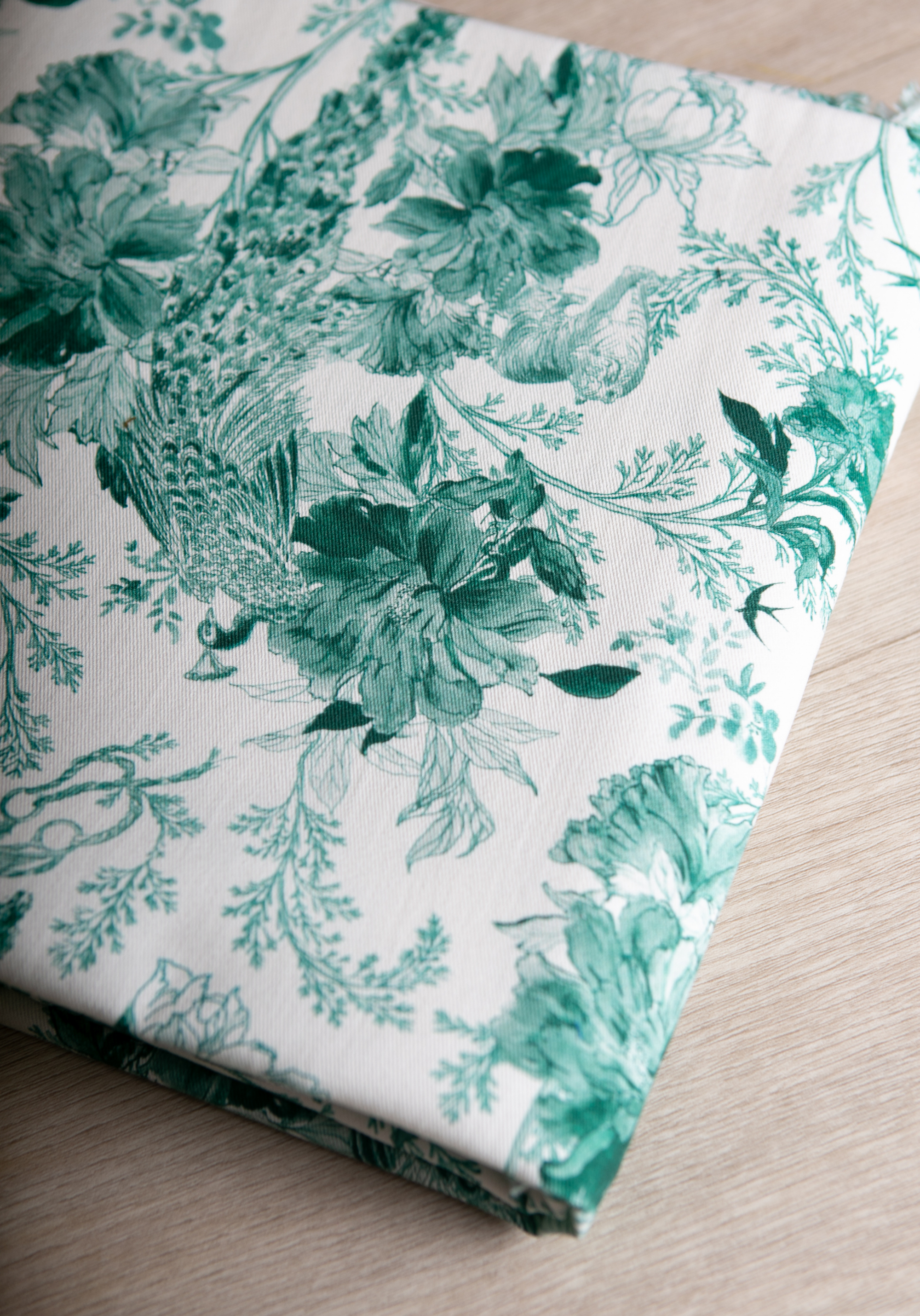 Manifesto printed cotton gabardine fabric - Several colours