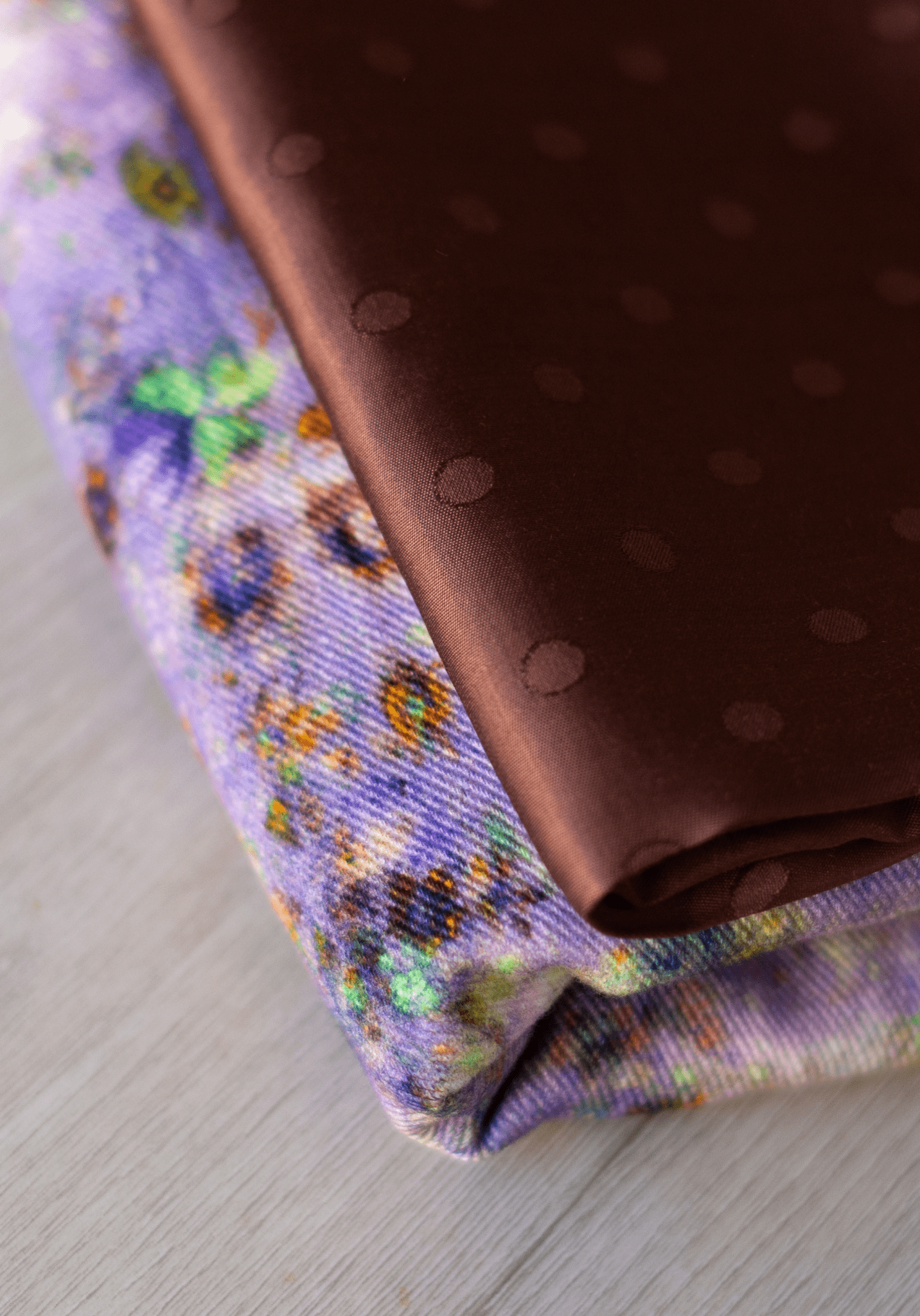 Tissu jacquard pois Lucente - Pour vêtements et doublures élégantes - Plusieurs couleurs - Maison Fauve