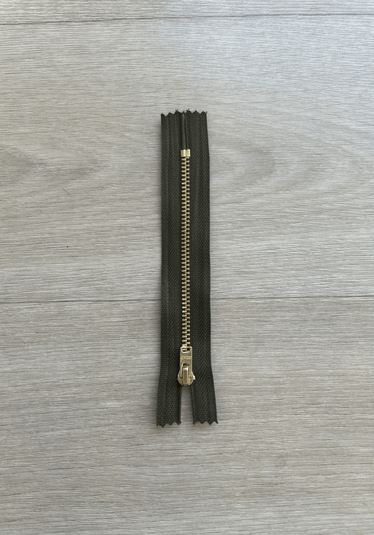 Zip 13 cm non séparable pour veste et blouson - Plusieurs coloris - Maison Fauve