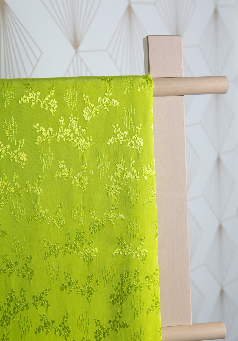 Tissu jacquard de viscose Lily - Plusieurs coloris