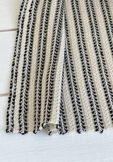 Tissu crochet de coton Ecru rayé Noir - par 10 cm