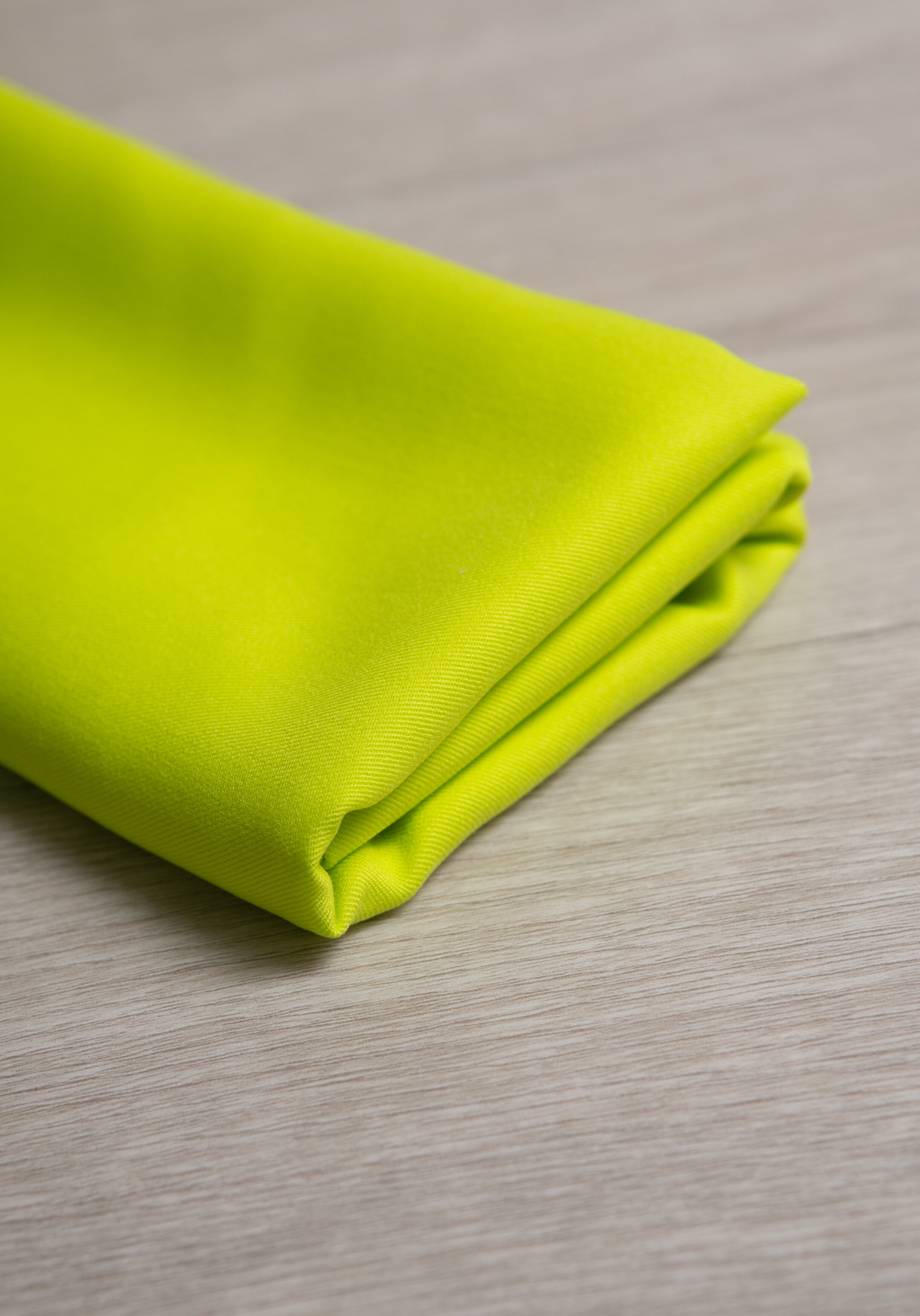 Tissu sergé de viscose uni - Plusieurs coloris