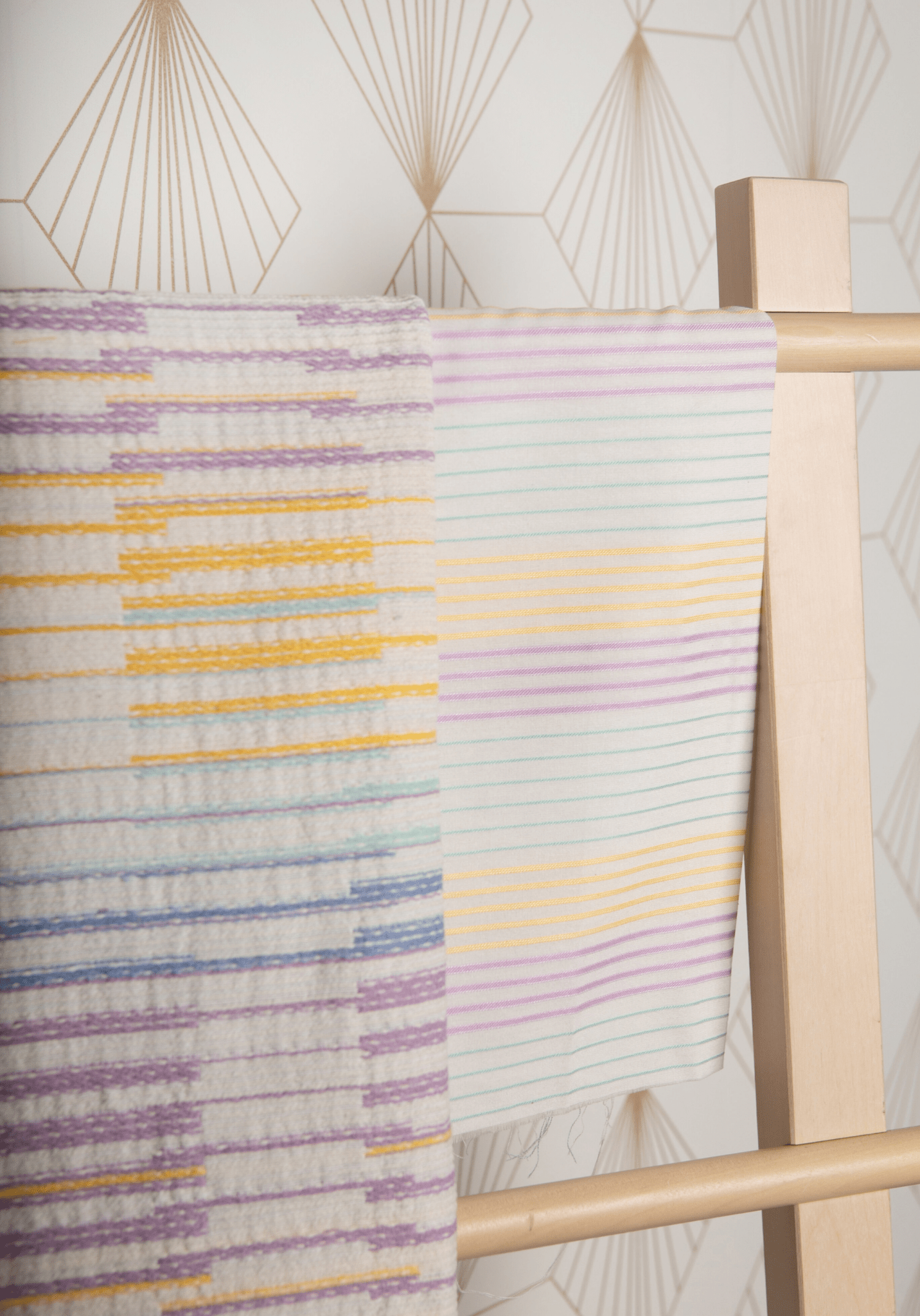 COUPONS Tissu jacquard de viscose léger Sorbet - Maison Fauve