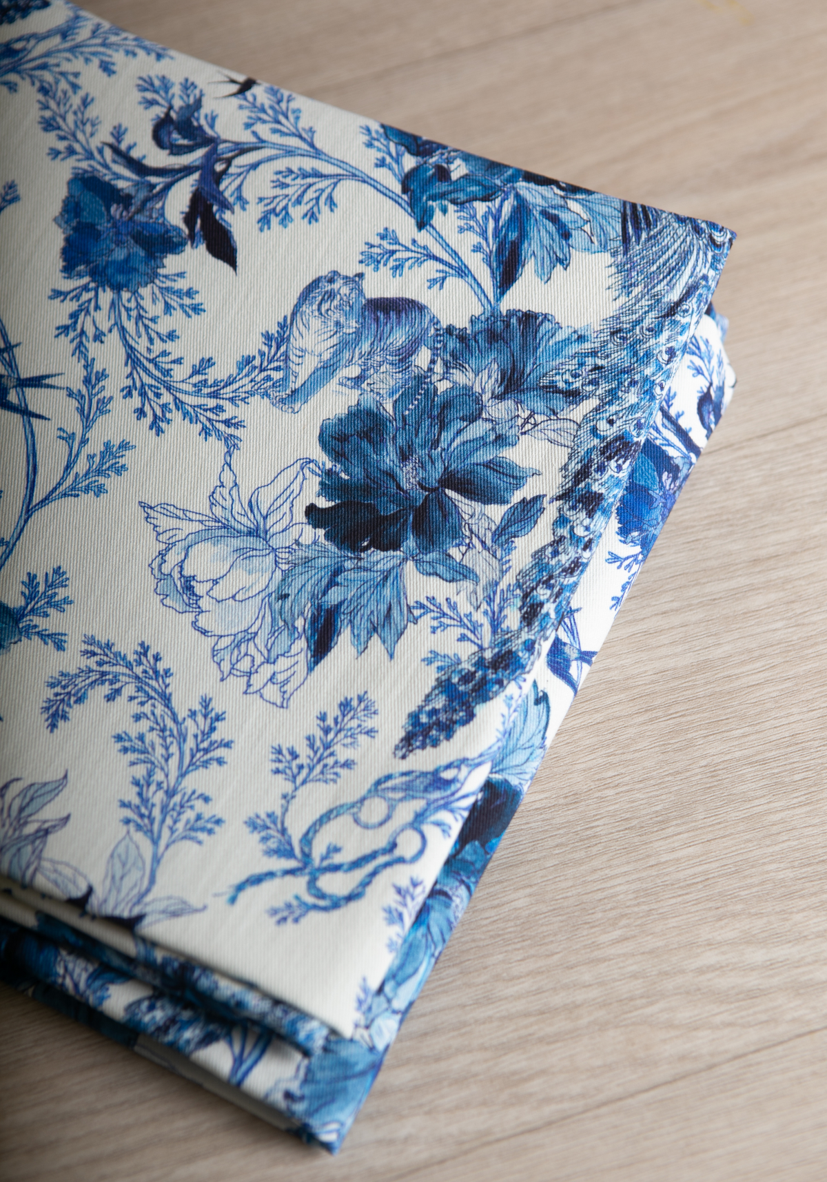 Manifesto printed cotton gabardine fabric - Several colours