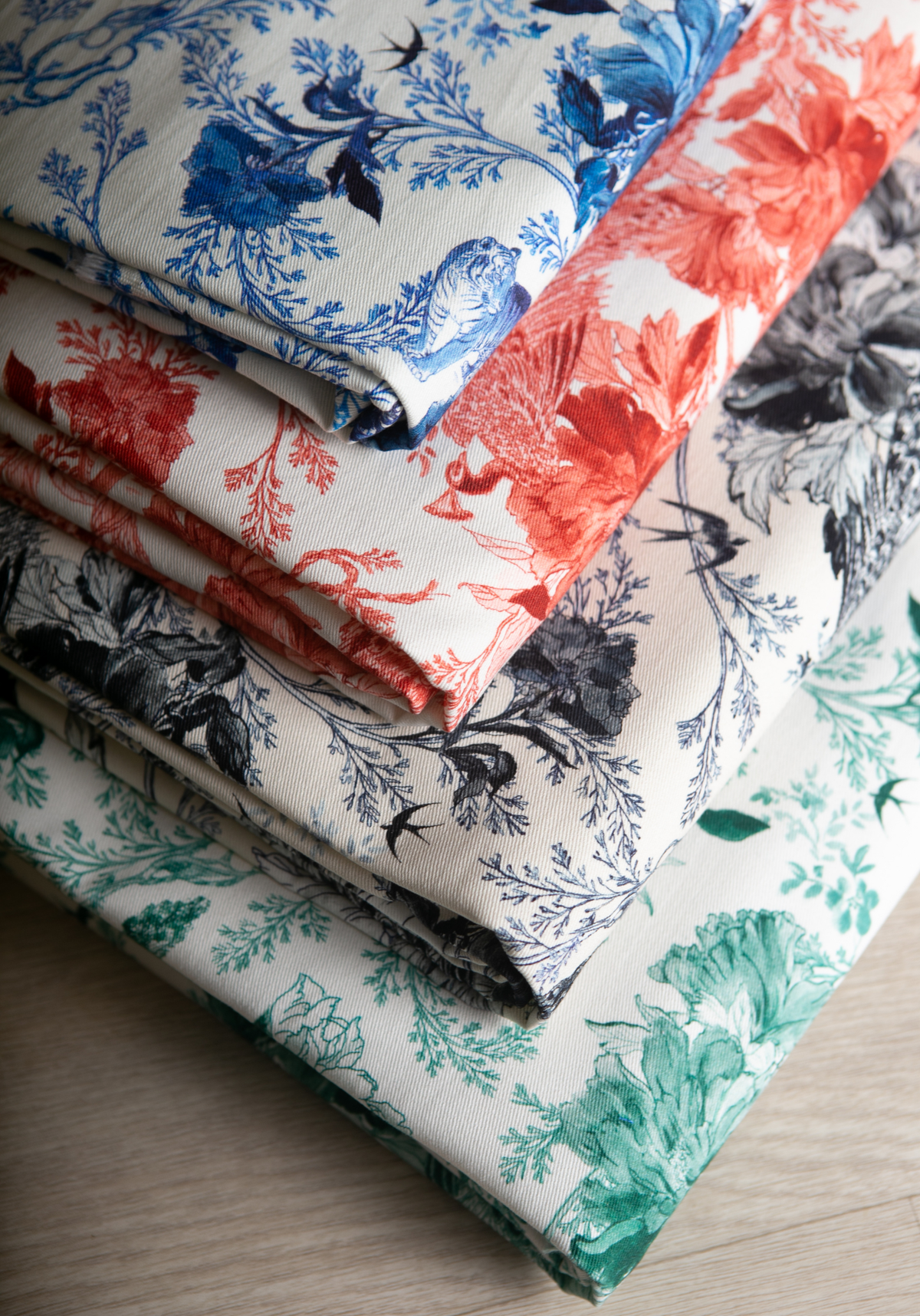 Manifesto printed cotton gabardine fabric - Several colours