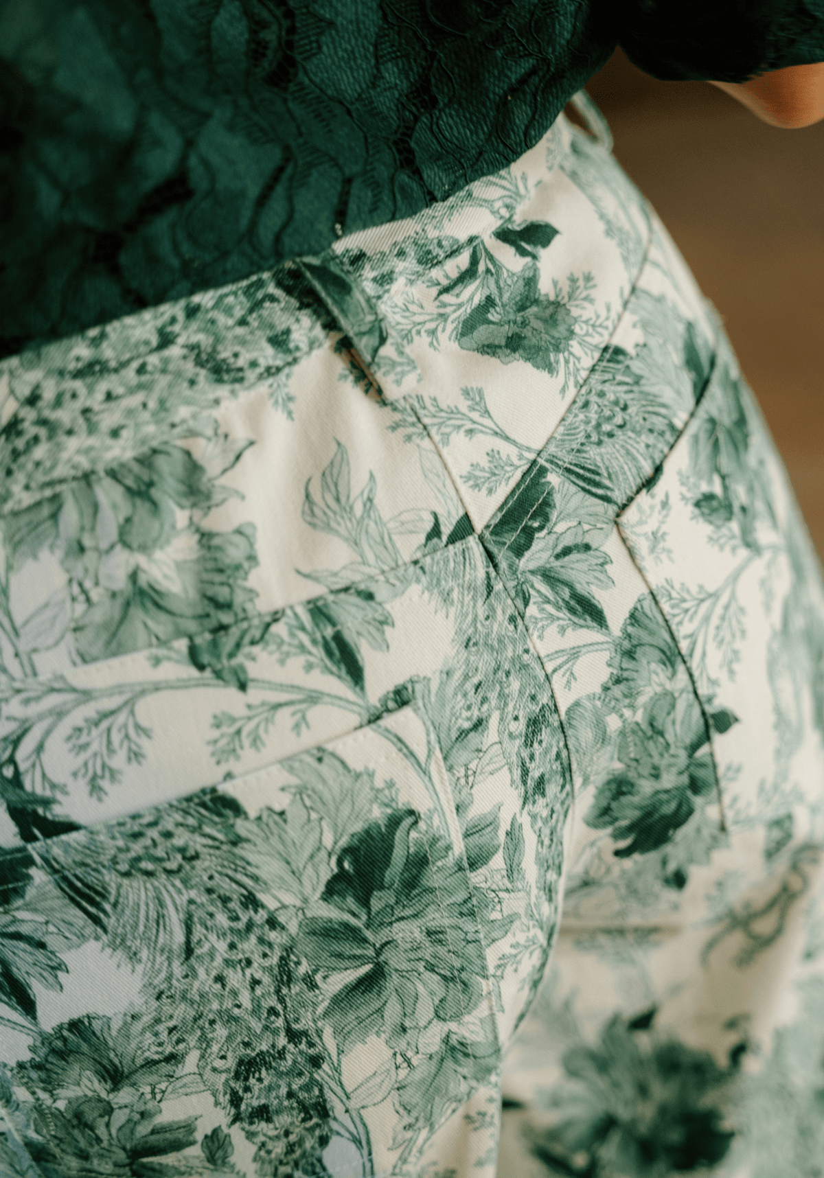 Tissu gabardine de coton imprimée Manifesto - Plusieurs coloris - Maison Fauve