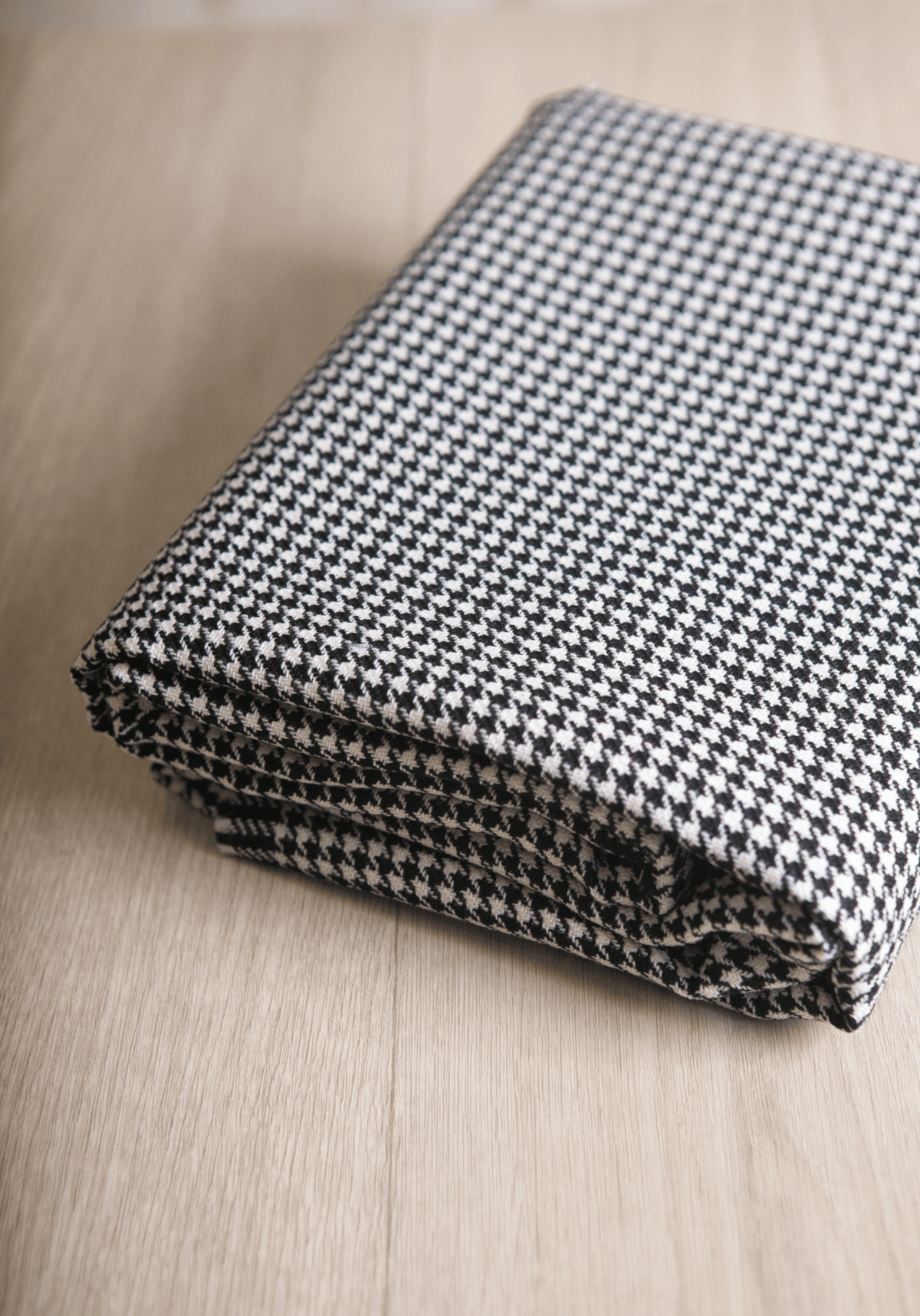 Tissu lainage pied-de-poule pour tailleur - Maison Fauve