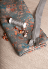 Tissu popeline de viscose imprimée Ghost Flower - Plusieurs coloris - Maison Fauve