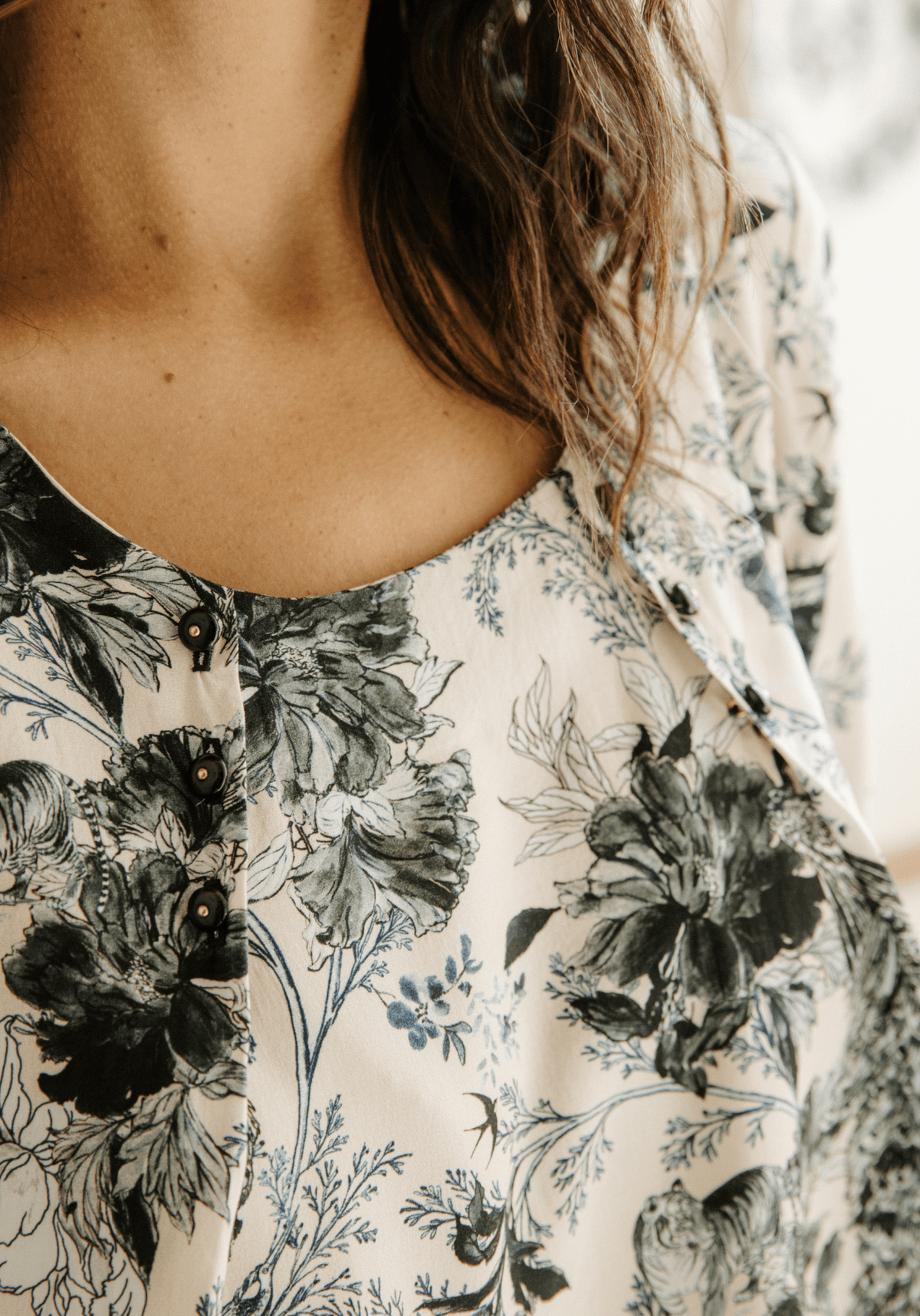 Tissu popeline de viscose imprimée Manifesto - Plusieurs coloris - Maison Fauve