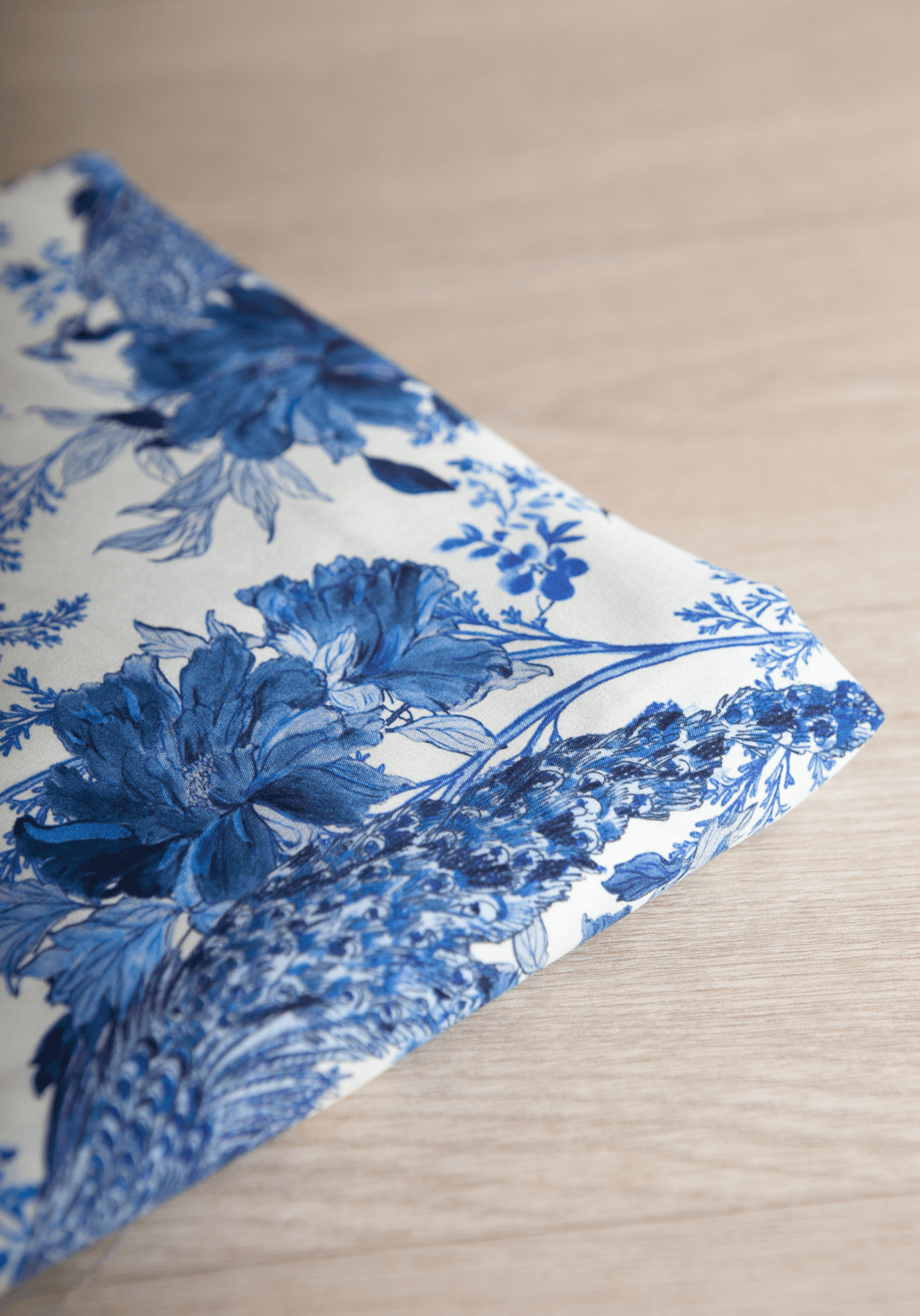 Tissu popeline de viscose imprimée Manifesto - Plusieurs coloris - Maison Fauve