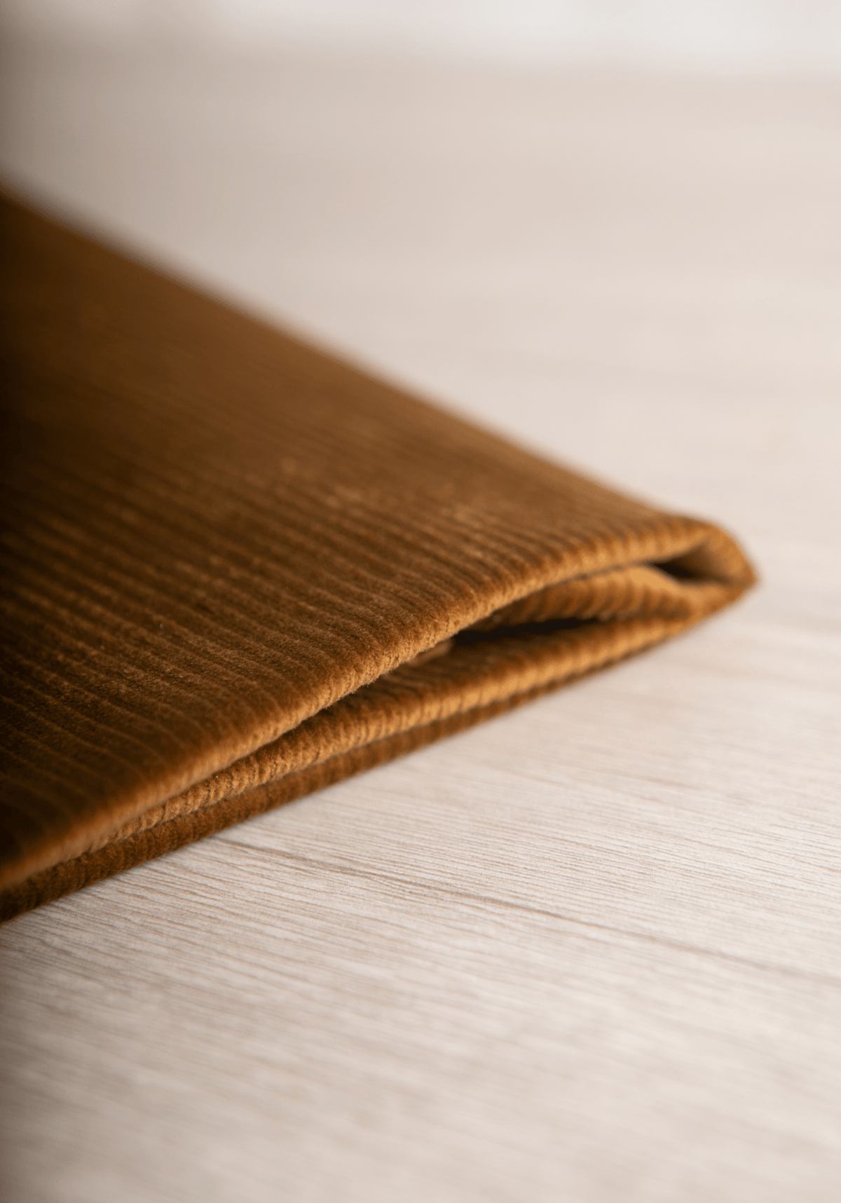 Tissu velours côtelé - Noir ou Camel - Maison Fauve