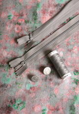 Tissu gabardine de coton imprimée Ghost Flower - Plusieurs coloris