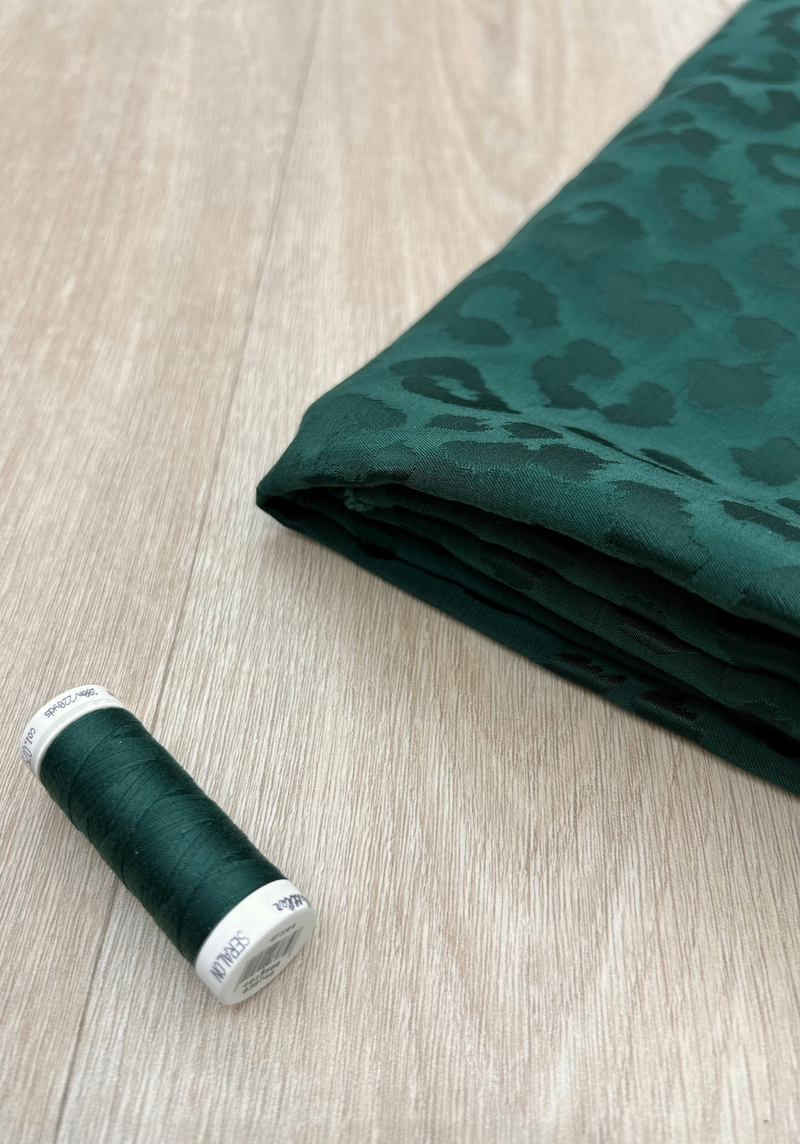 Bobine fil à coudre 200m Vert Scarabée – Maison Fauve