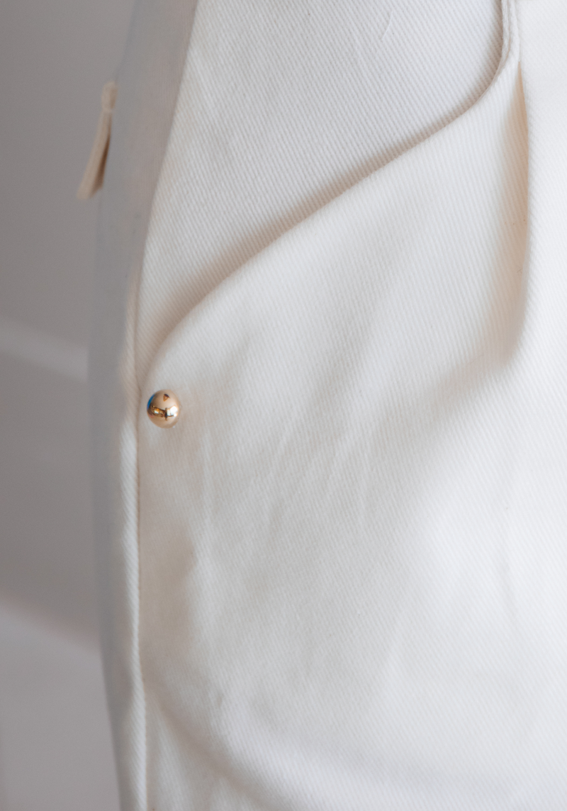 Light gold jewelry button