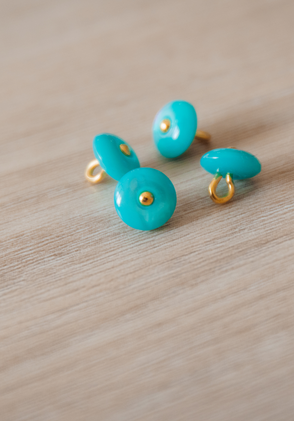 Wink Blue Lagoon Shank Button 10mm