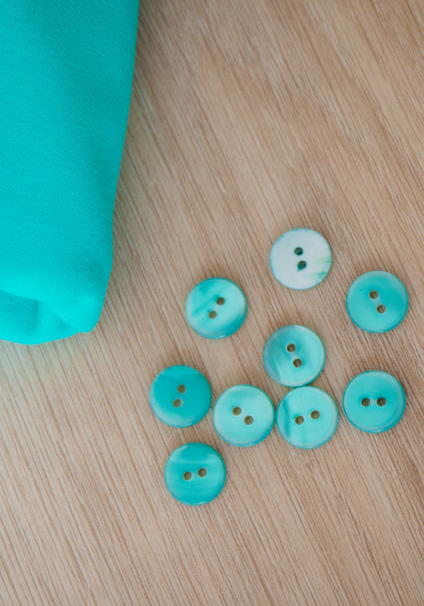 Lagoon Blue Mother-of-Pearl Button 11 mm