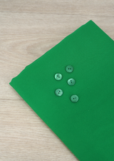 Very green mother-of-pearl button Amazone 11 mm