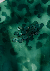 Bouton nacre Vert Scarabée 11 mm