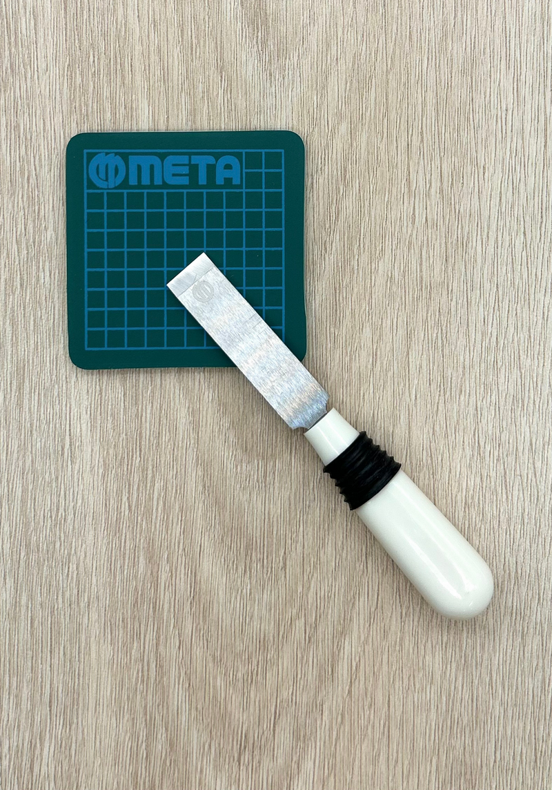 Buttonhole cutter