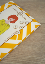 White button with gold glitter 12 mm